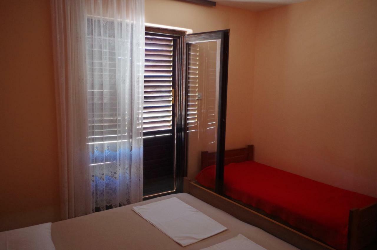 Apartment Lukovo - Puskaric Buitenkant foto