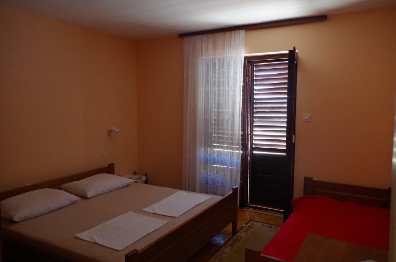 Apartment Lukovo - Puskaric Buitenkant foto